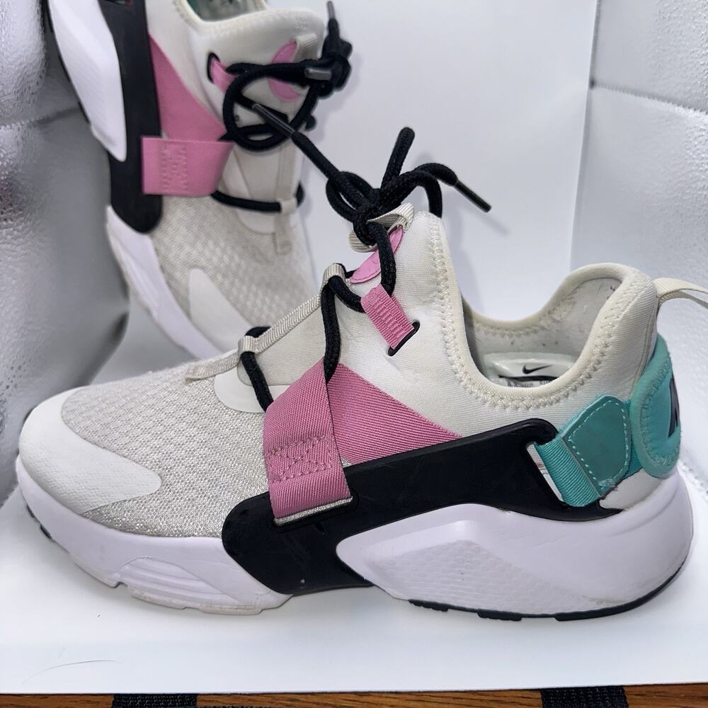 Nike Huarache City Womens Sneakers 6.5 White Pink Teal Strap AH6804-014 Good